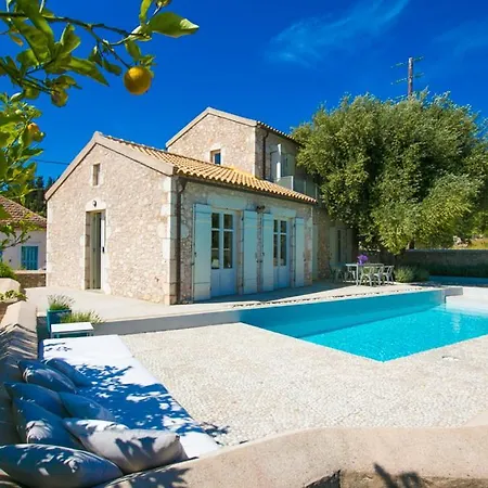 Tselentata Sleeps 4 Pool Air Con Wifi *